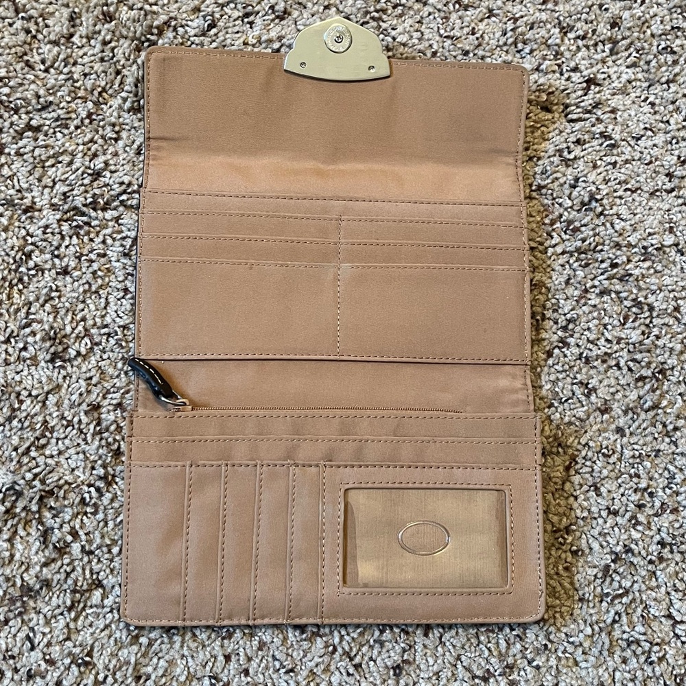 Liz Claiborne Tan and Black Patterned Clutch - Picture 7 of 7
